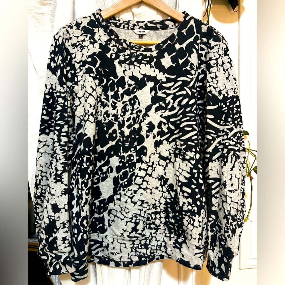 Patterned JJ Sweatshirt by The Kit NYC by Daniel Vosovich Size L Black & Gray